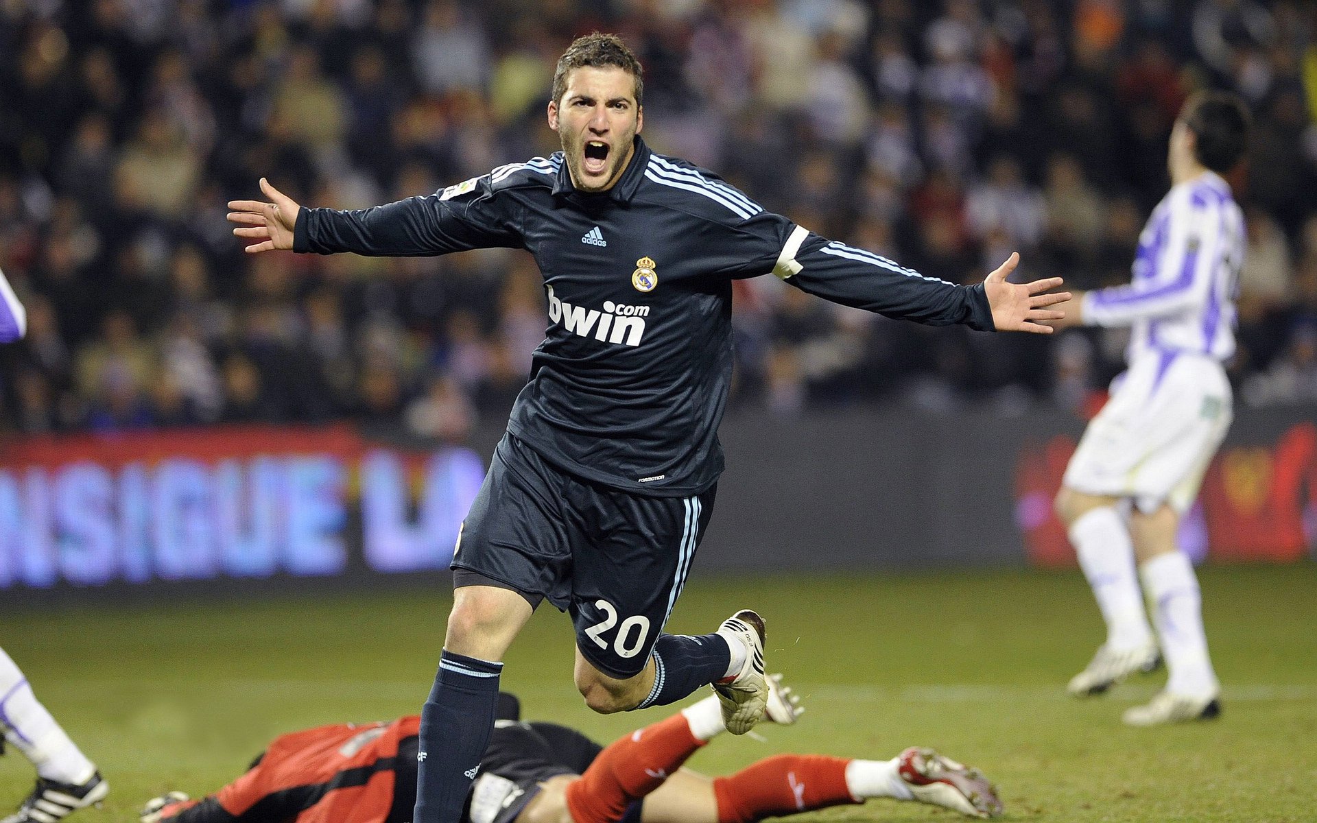 美洲杯激情狂飙：明星演绎足球盛宴！，美洲杯经典